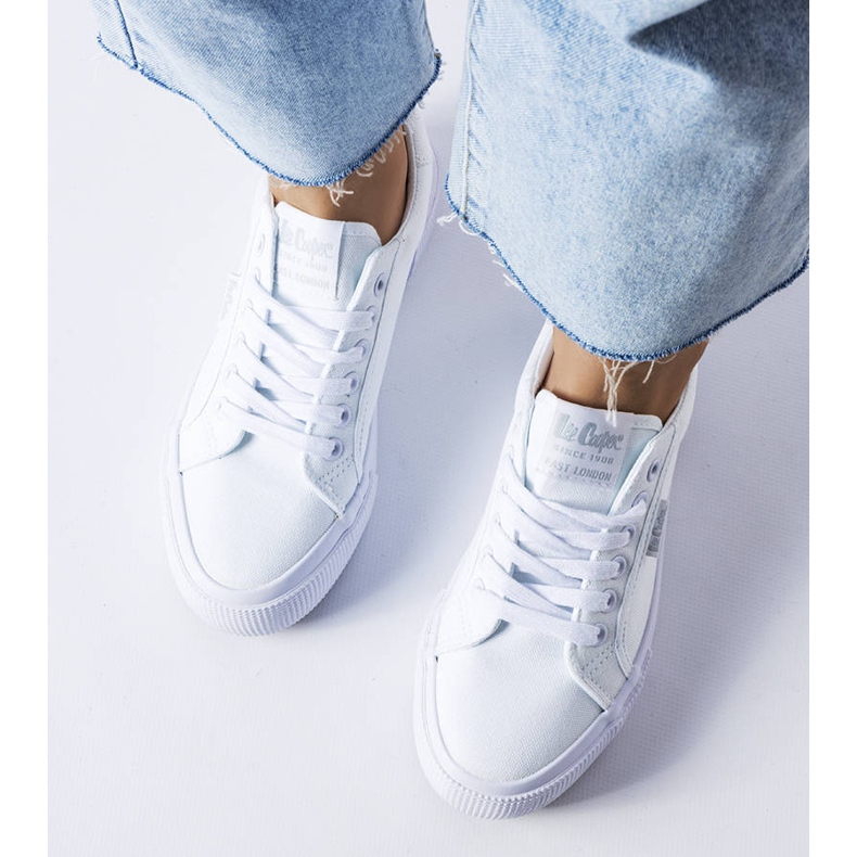 Białe trampki Lee Cooper LCW-22-31-0884L 1