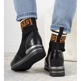 Czarne sneakersy na koturnie Wanda 1