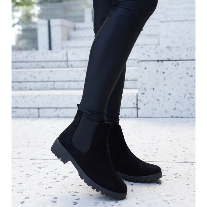 Czarne ocieplane botki eko-zamsz Saber 1