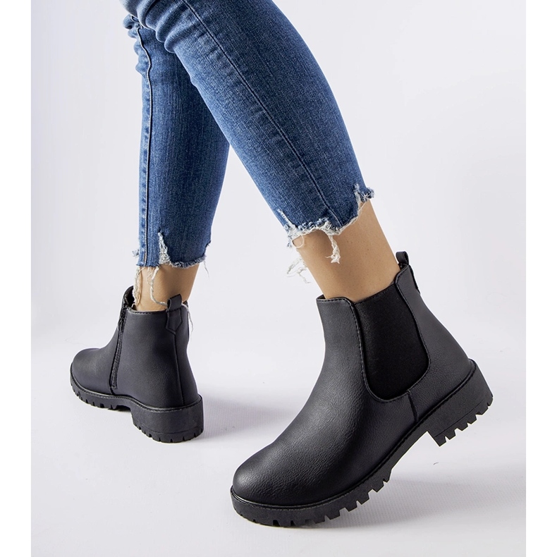 Czarne ocieplane botki Saber 1