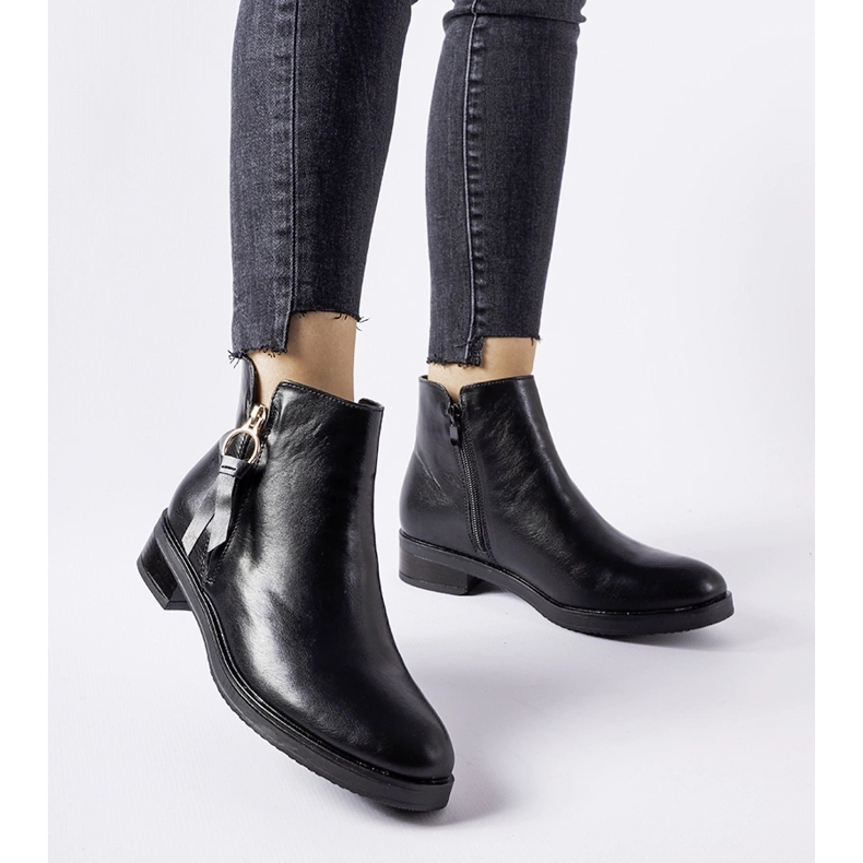 Czarne ocieplane klasyczne botki Corciano 1