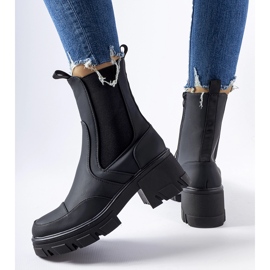 Czarne botki na masywnej podeszwie Mafalda 1