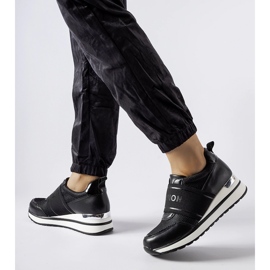 Czarne sneakersy ze srebrnym zdobieniem Andre 1