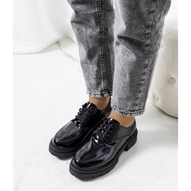 Czarne półbuty na traktorowej podeszwie Markus 1