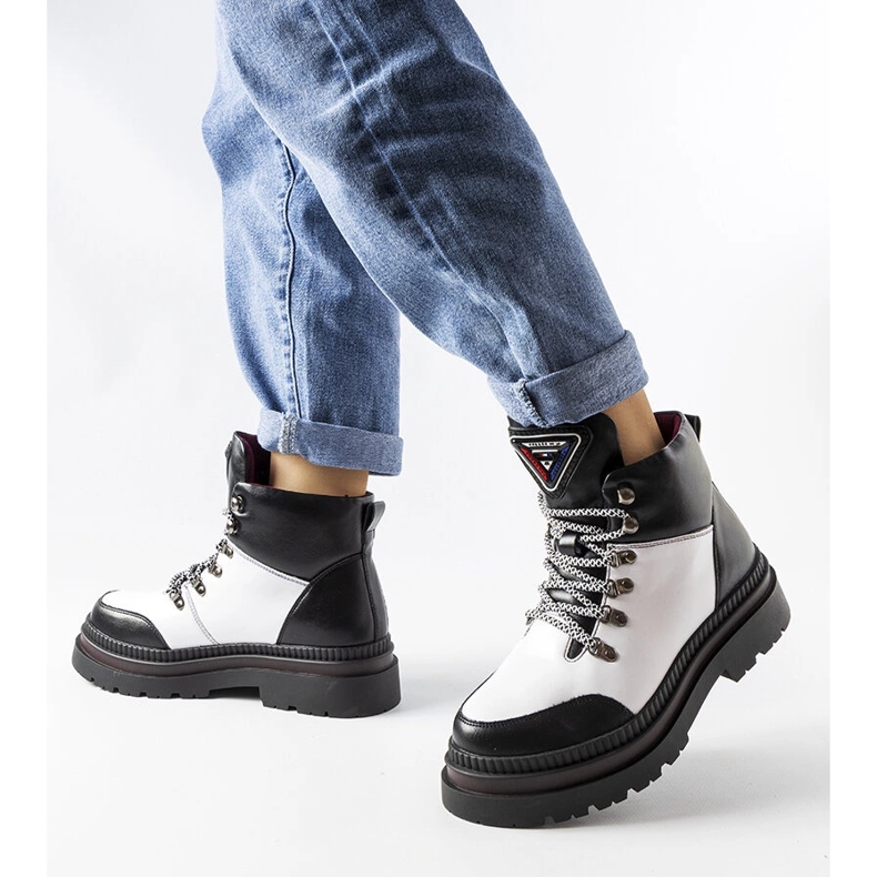 Biało-czarne ocieplane trapery Solofra 1