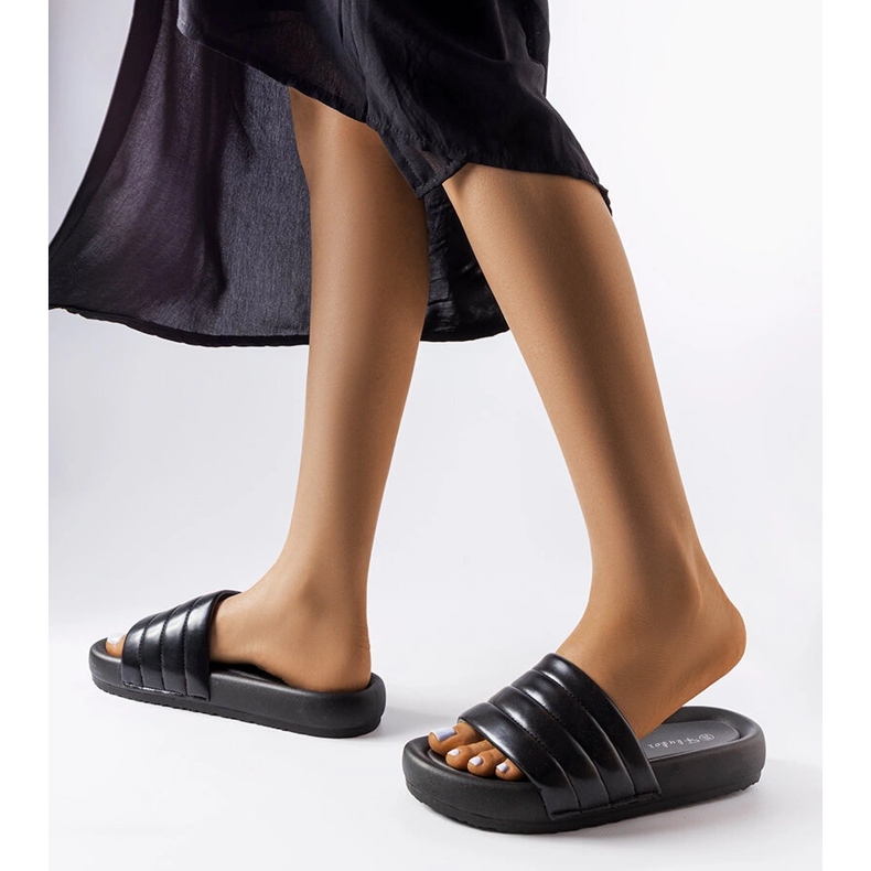 Czarne klapki na co dzień Skillen 1