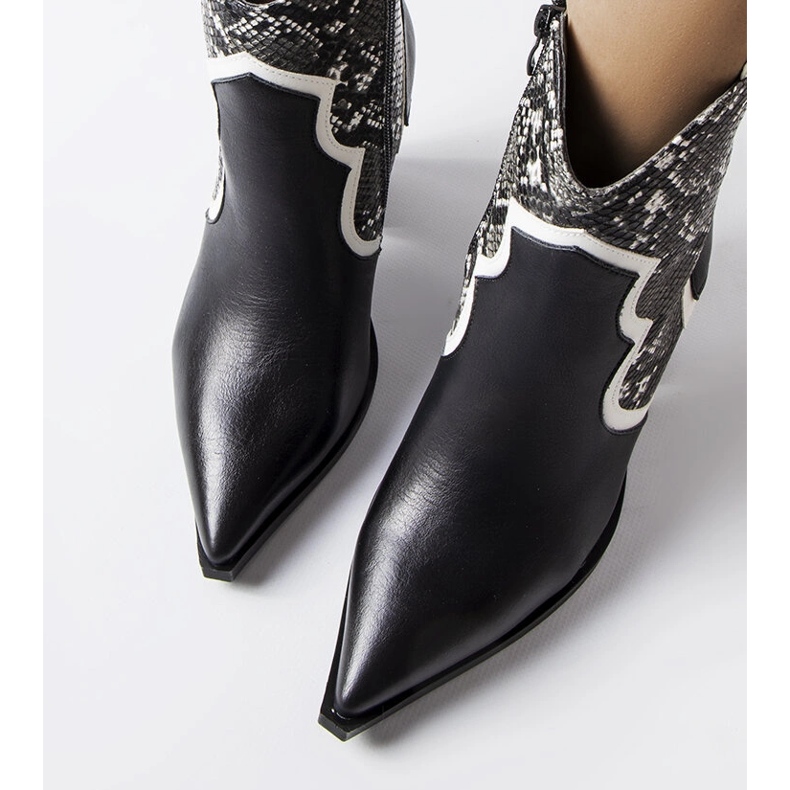 Czarne botki na słupku Ezinet 1