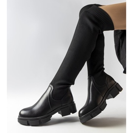 Czarne muszkieterki z elastyczną cholewką Ates 1