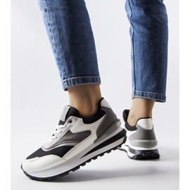 Inna Czarno-białe sneakersy na platformie Doirons czarne 1