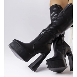 Czarne kozaki na masywnym słupku Sovizzo 2