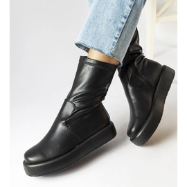 Czarne botki na platformie Valpantena 1