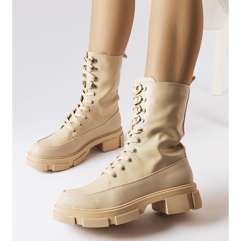 Beżowe workery na grubszej podeszwie Lori beżowy 1