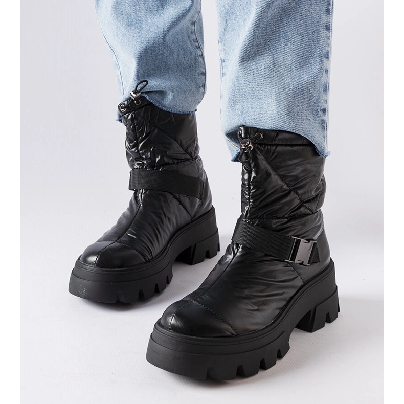 Czarne lakierowane śniegowce Ambretta 2