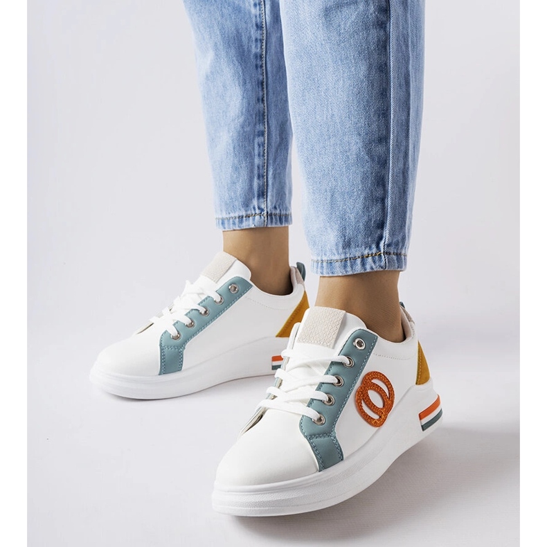 Inna Białe sneakersy z kolorowymi wstawkami Passaic 1