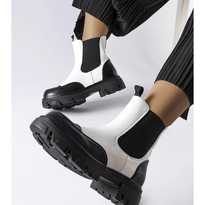 Inna Czarno-białe wsuwane botki Albany 1