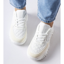 Inna Białe sneakersy ze srebrną wstawką Esquibel 3