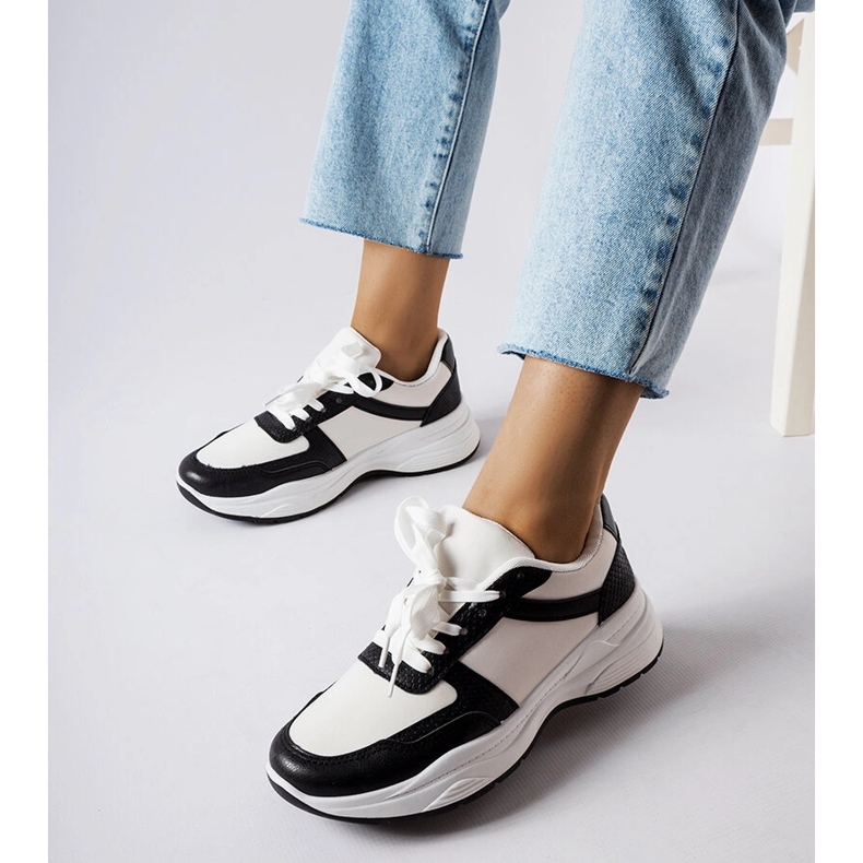 Czarno-białe buty z akcentami skóry węża Diego 1