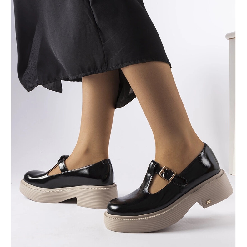 Inna Czarne lakierowane półbuty Karino 1