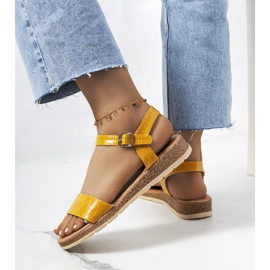 Żółte sandały damskie Speier 1