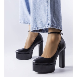 Czarne czółenka na wysokim słupku Hervé 1