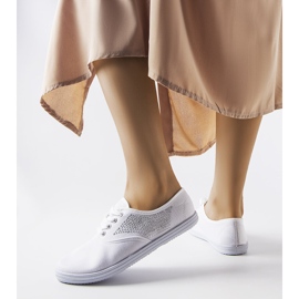 Białe tenisówki z cyrkoniami Godfrey 1