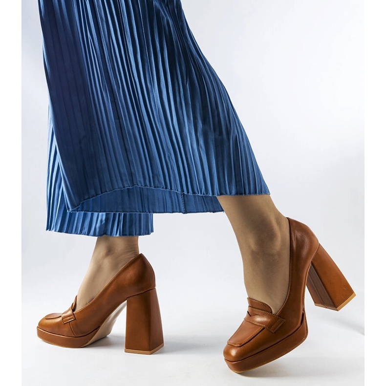 Brązowe czółenka na wysokim słupku Inès 1