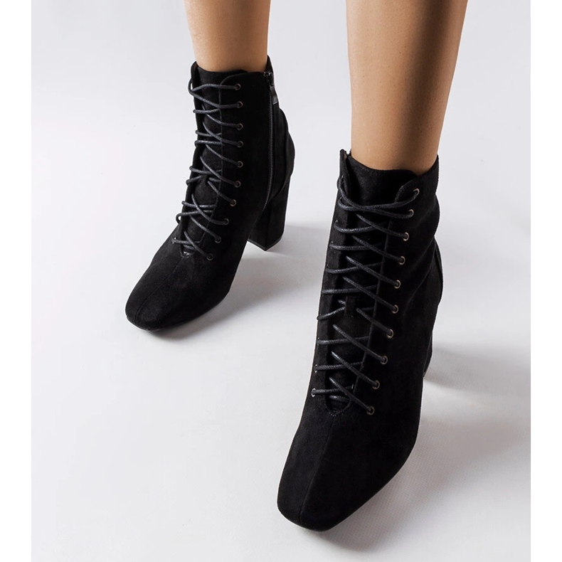 Czarne sznurowane botki na słupku Drouins 1