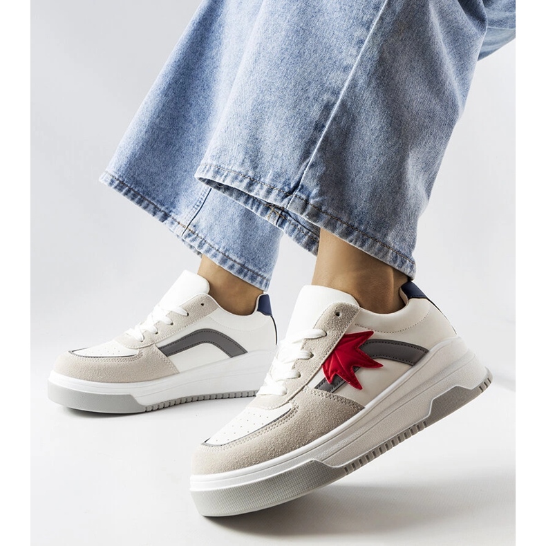 Białe sneakersy z eko zamszową wstawką Kollins 1