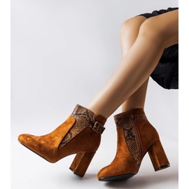 Brązowe botki w wężową wstawkę eko zamsz Daamen 1