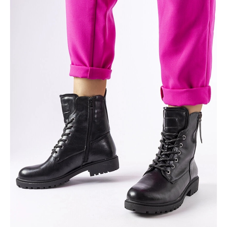 Czarne ocieplane trapery Ailen 1