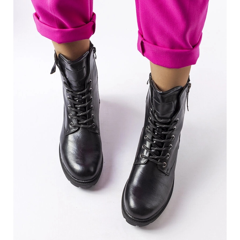 Czarne ocieplane trapery Ailen 2