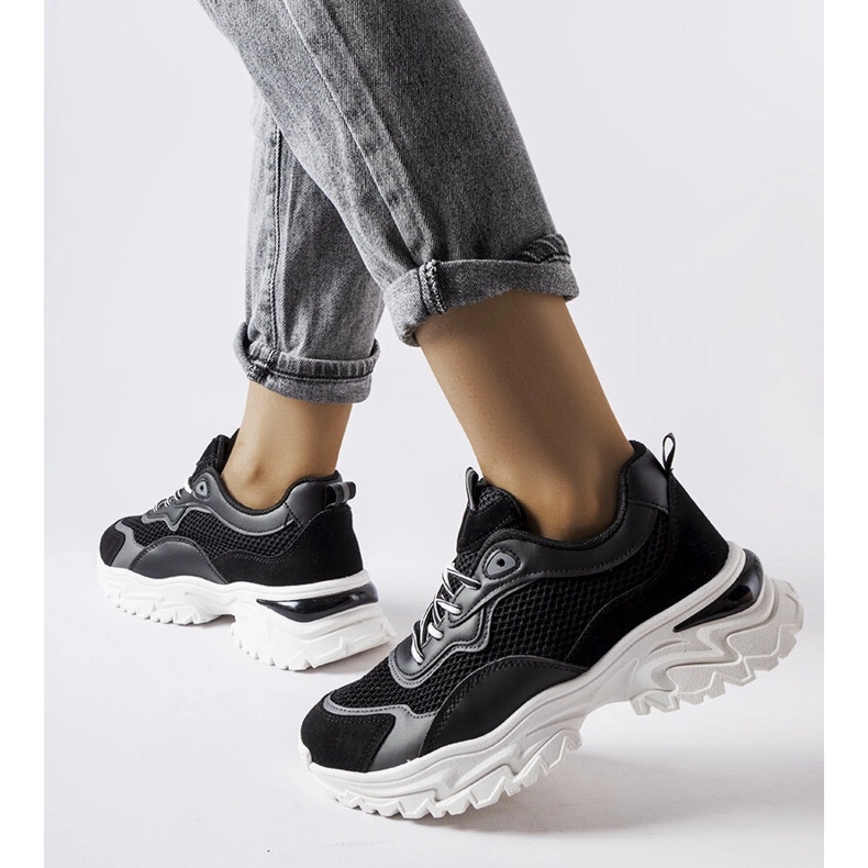 Inna Czarne sneakersy z widocznym bieżnikiem Rosita 1