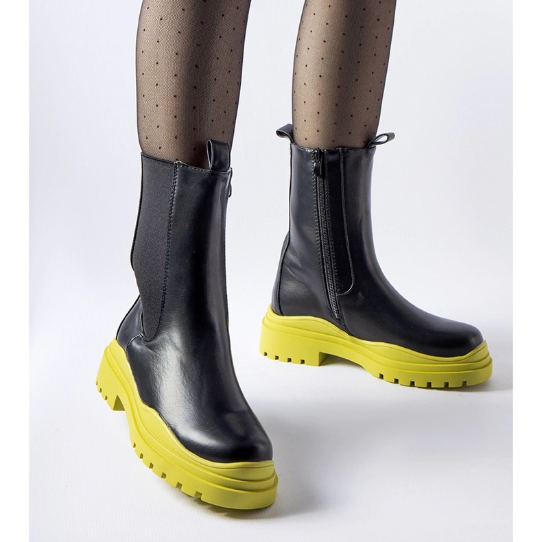 Czarne botki na kolorowej podeszwie Delebio 1