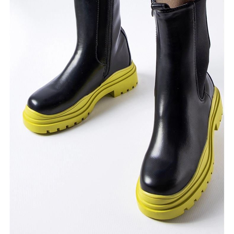 Czarne botki na kolorowej podeszwie Delebio 2