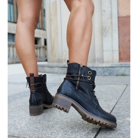 Czarne ocieplane trzewiki Howarth 1