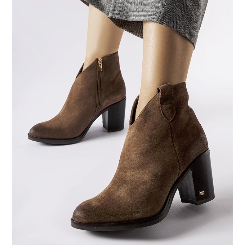 Brązowe zamszowe ocieplane botki Karino 1