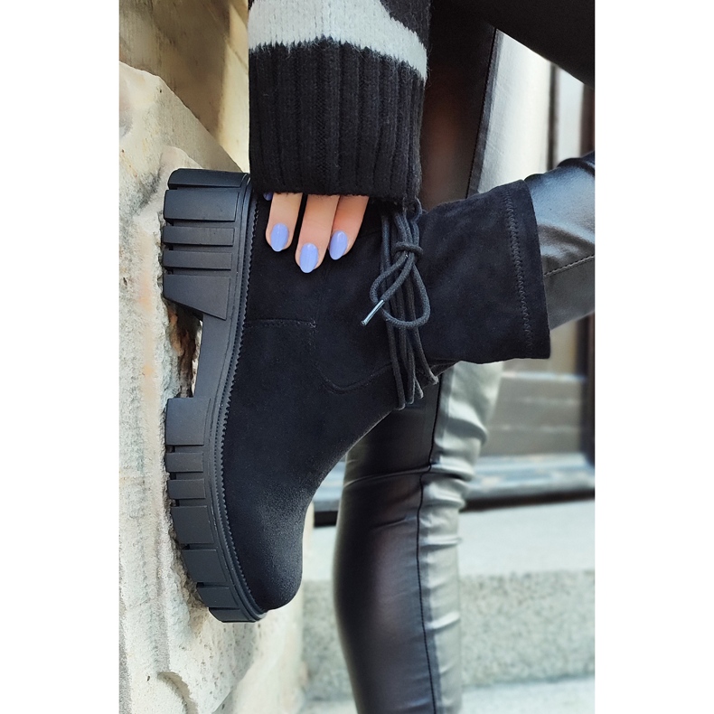 Czarne botki damskie z elastyczną cholewką 1