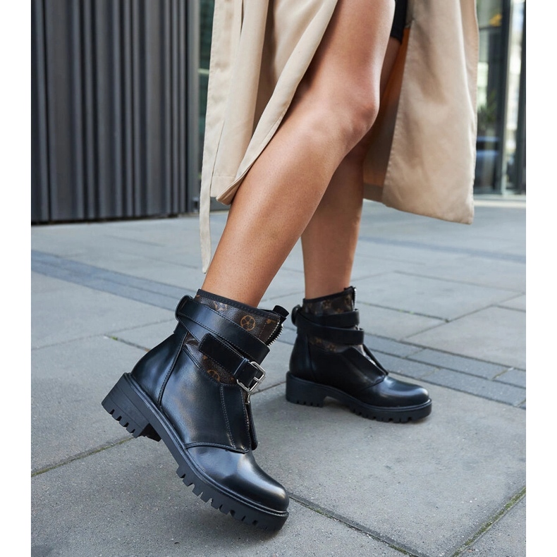 Czarne botki z ozdobnym paskiem Domus 2