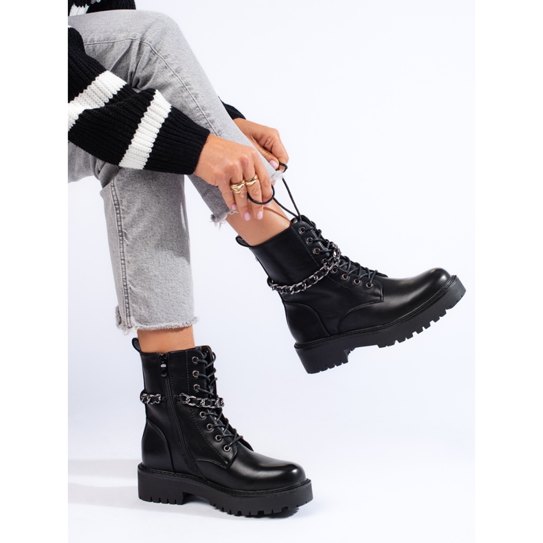 Czarne workery damskie z łańcuszkiem  ze skóry ekologicznej 2