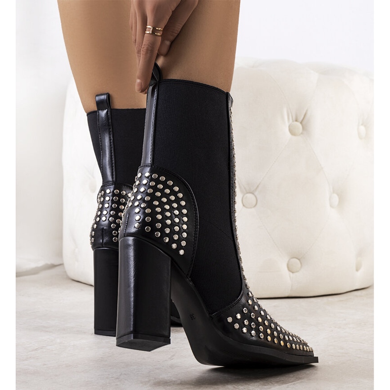 Czarne botki na słupku Raina 2