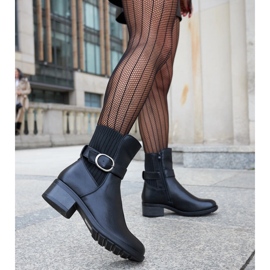 Czarne botki z ozdobną sprzączką Archuleta 2