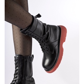 Czarne ocieplane glany z różową podeszwą Beata 2