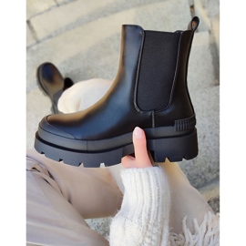 Czarne botki damskie na czarnej podeszwie 2