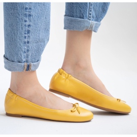 Marco Shoes Baleriny z delikatnej skóry licowej żółte 1