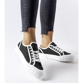 Czarne tenisówki na grubej platformie Egidio 1