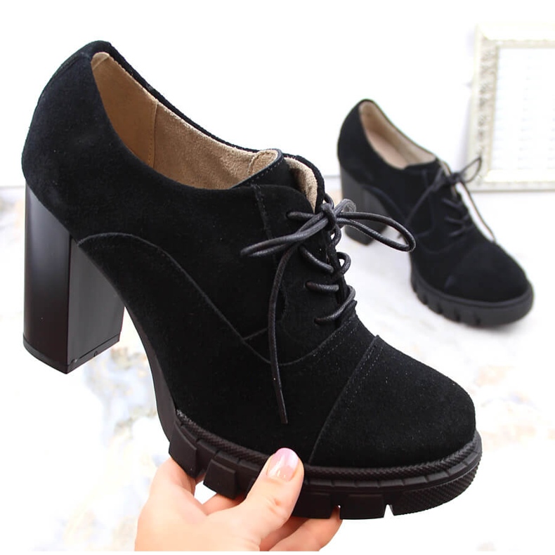 Skórzane zamszowe półbuty damskie na słupku i platformie czarne Filippo DP4918 1