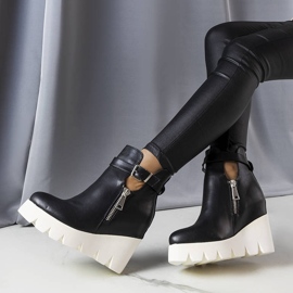 Czarne botki na koturnie Sherri 1