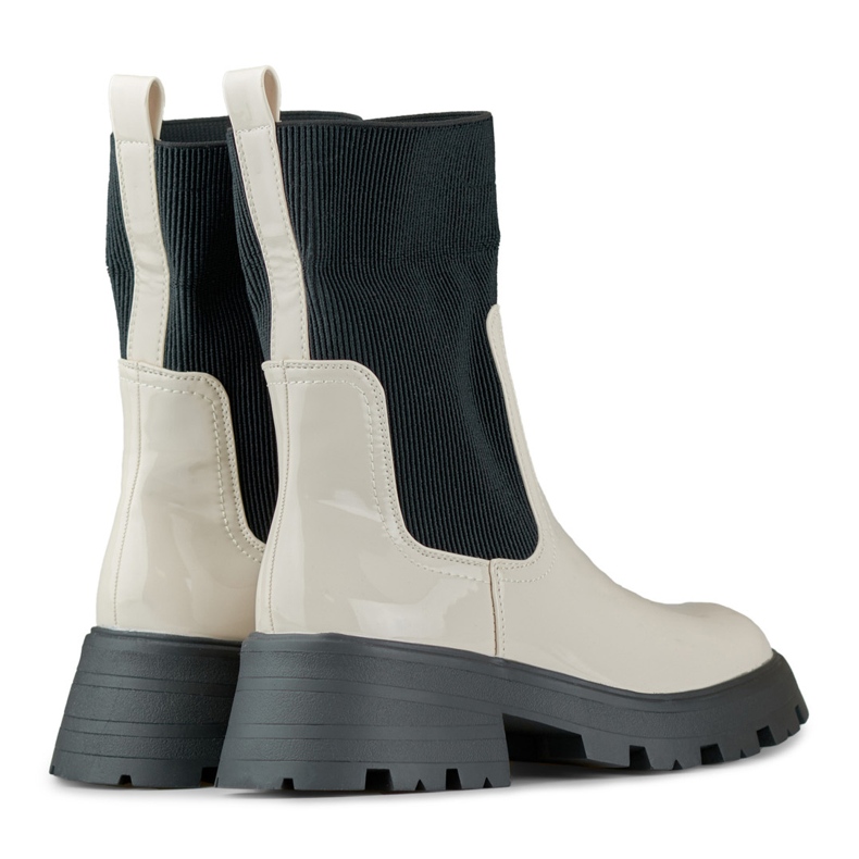 Beżowe lakierowane workery z elastyczną cholewką beżowy 1