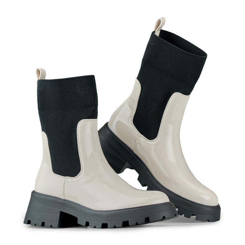 Beżowe lakierowane workery z elastyczną cholewką beżowy 2