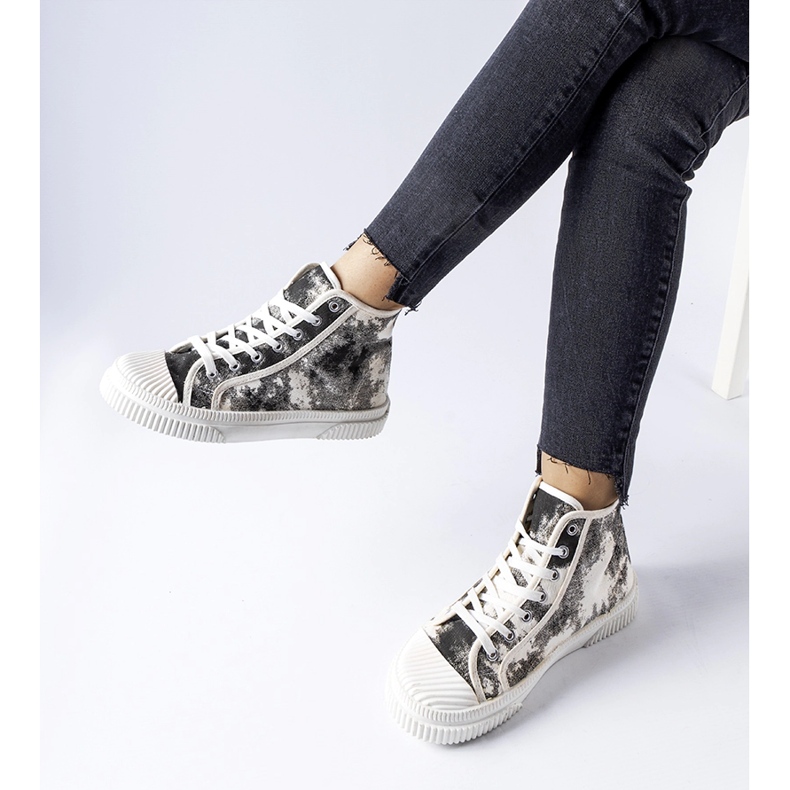 Inna Czarne trampki z przetarciami Turistico 1